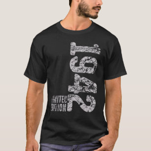 80誕生日レディースメンズ80年1942 23 Tシャツ