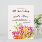 80誕生日招待ピンクとオレンジ色の花 招待状 (スタンド正面)