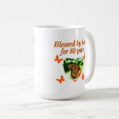 80賛美年の間、神によって蝶の写真 コーヒーマグカップ (正面右)