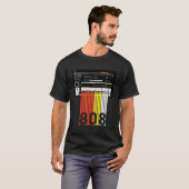808ドラムマシン音楽ビート Tシャツ (正面フル)