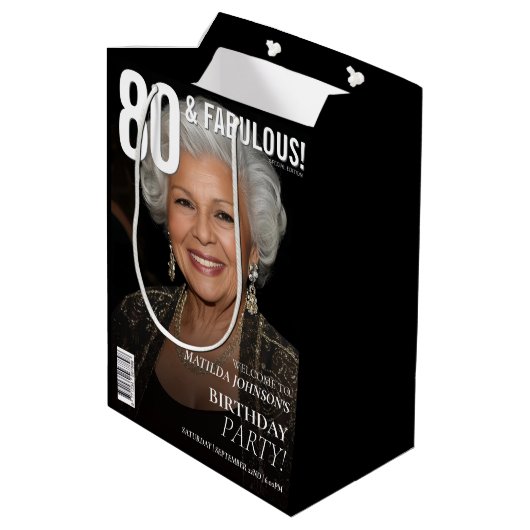 80 Fabulous Magazine Cover 80th Birthday  ミディアムペーパーバッグ (裏面アングル)