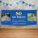 80 So What Old おもしろい New Photo 80th Birthday Party 横断幕<br><div class="desc">80だから青い古おもしろいい新しい写真80th誕生日パーティバナー。パーティーの80歳の誕生日パーティーのためのサインを2枚の写真 – 古い新しい、とおもしろいことわざ80ので、名前とトレンディーの白いスクリプトで何と文字を感動的。背景は青。写真、名前、写真の年齢番号と年でサインをパーソナライズし、ユーモアのある人のためのおもしろい誕生日パーティーのバナーを作る。</div>