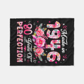 80 Year Old Made In 1946 Floral 80th Birthday Wome フリースブランケット (正面(横))