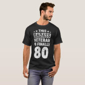 80 Year Old Men Women Badass Veteran Birthday Tシャツ (正面フル)