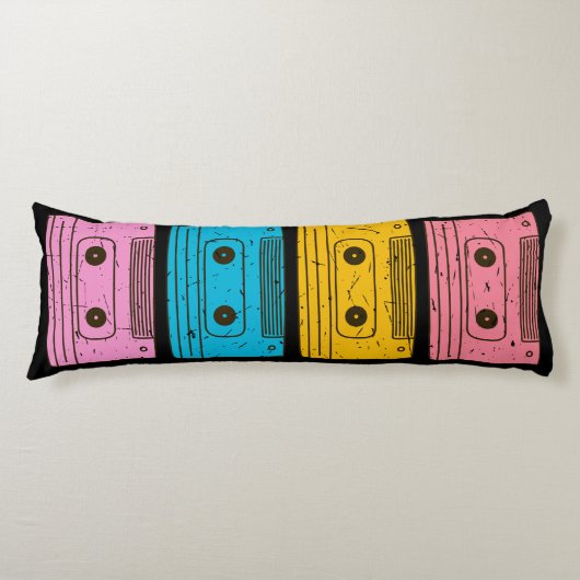 80sレトロカセット混合テープヴィンテージ技術ノスタルジア ボディピロー (正面)