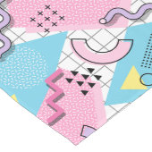 80's Memphis Active Pink Light Blue ロングテーブルランナー (コーナー)