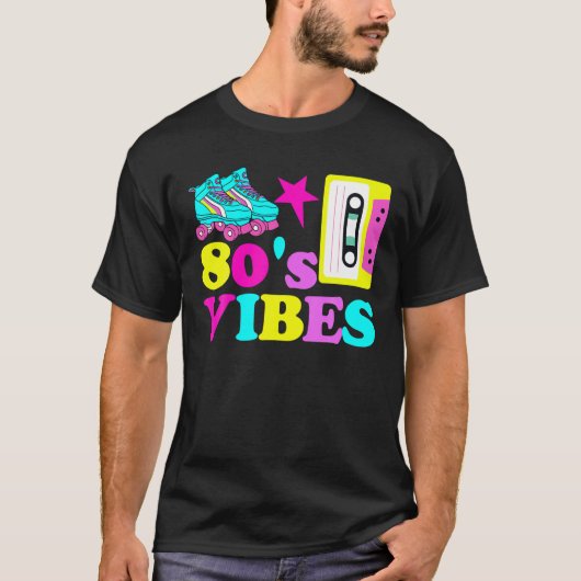 80S Vibesローラスケートパーティーカセットヴィンテージ Tシャツ (正面)