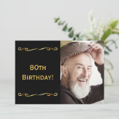 80th誕生日の招待フォトブラック男のための黒 招待状 (スタンド正面)