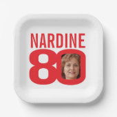 80th誕生日の明るい赤の白80カスタムの写真 ペーパープレート (正面)