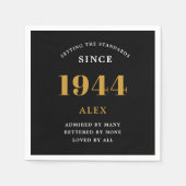 80th誕生日名1944ブラック金ゴールドシック スタンダードカクテルナプキン (正面)