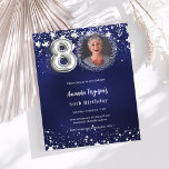 80th birthday navy blue silver photo invitation<br><div class="desc">80モダン歳のスタイリッシュ誕生日パーティーへの招待。紺色の背景飾に星。青い色が不均一だ。写真やパーティー詳細のカスタマイズと追加1枚= 1枚の招待状を印刷したエッジからエッジ</div>