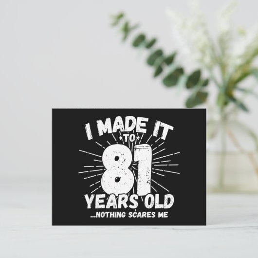 81歳の皮肉なミーム 面白い81歳の誕生日 ポストカード (スタンド正面)