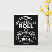 81歳ボウリングをする人、 クリケットの投手81番目の誕生日ボーリング カード (黄色い花)