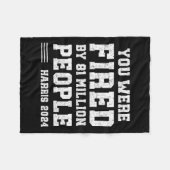 8100万人の人々がカマラを解雇された フリースブランケット (正面(横))