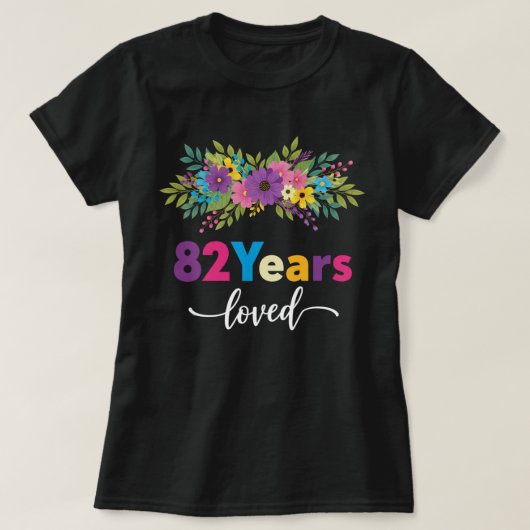 82年の愛 – 明るいアニバーサリーグラフィック Tシャツ (デザイン正面)