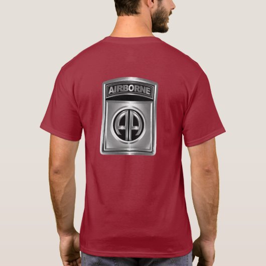 82空挺師団クールなChromeデザイン Tシャツ (裏面)
