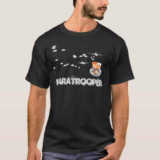 82nd Signal Bn Paratrooper Tシャツ