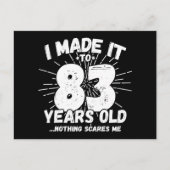 83歳の皮肉なミーム 面白い83歳の誕生日 ポストカード (正面)