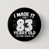 83歳皮肉ミームおもしろい83誕生日 缶バッジ (正面)