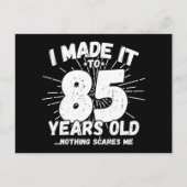 85歳の皮肉なミーム 面白い85歳の誕生日 ポストカード (正面)