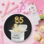 85誕生日の金ゴールドバルーンを白いボックスで表示 ペーパープレート (パーティー)