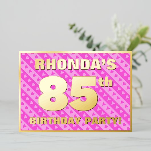 85th Birthday Party —おもしろいピンクのハートとストライプ 箔招待状 (立ち正面)