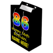 86誕生日:おもしろいはっきりした、カラフルレインボー「86」 ミディアムペーパーバッグ (裏面アングル)