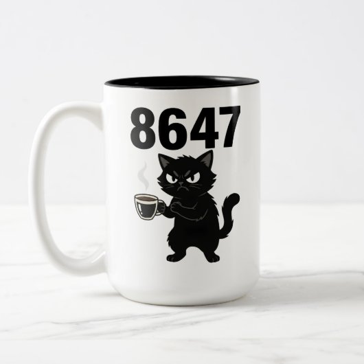 86 47 かわいい怒った黒猫コーヒー抗議レジスト ツートーンマグカップ (左)