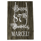 87誕生日: ファンシー, フェイク Wood Look +名前をカスタムする ミディアムペーパーバッグ (裏面)