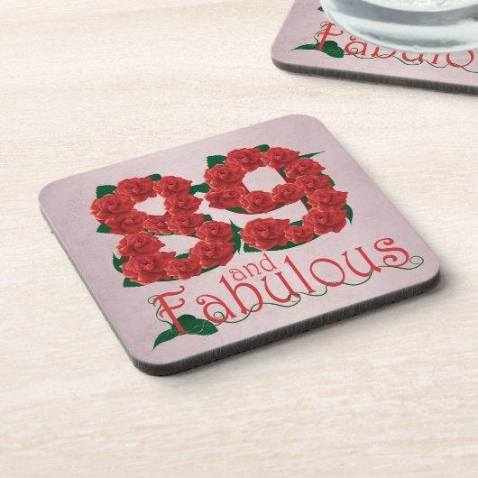 89および花すばらしい第89誕生日の赤いバラ コースター (左側)