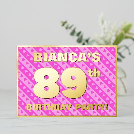 89th Birthday Party —おもしろいピンクのハートとストライプ 箔招待状 (立ち正面)