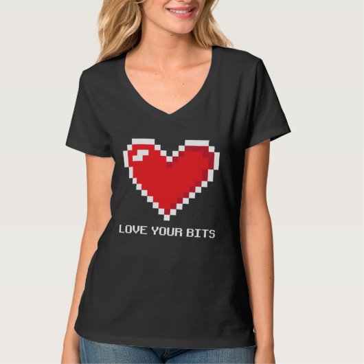 8 bit Pixel Heart Valentines  Girls Love your Bits Tシャツ (正面)
