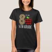 8 Is For 8th Grade Teacher Leopard Buffalo Plaid S Tシャツ (正面)