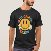 8th Grade Crew Smile Face Groovy Student Back To S Tシャツ (正面)