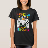8th Grade Level Unlocked Video Game Back To School Tシャツ (正面)