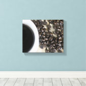 8x10にコーヒーのカップを入れたコーヒー豆 キャンバスプリント (インサイチュ (ウッドフロア))