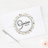 9か月のマイルストーンベビーのグラフとバルーン ラウンドシール (封筒)