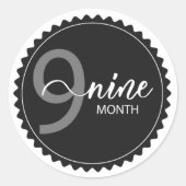 9か月マイルストーンクラシックラウンドステッカー ラウンドシール (正面)