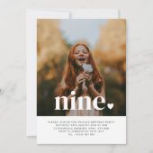 9つのハートフォトファースト誕生日招待状 招待状 (正面)