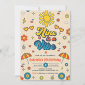 9はヴィーブグルービーレトロデイジー9位誕生日 招待状 (正面)