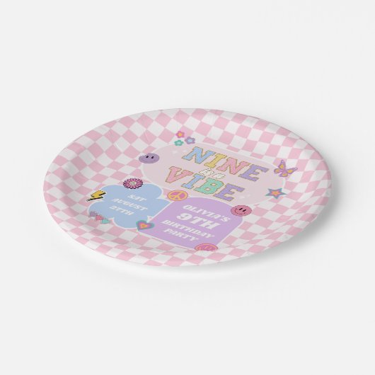 9はVibe Patch 9th名門私立校風の誕生日パーティー ペーパープレート (アングル)