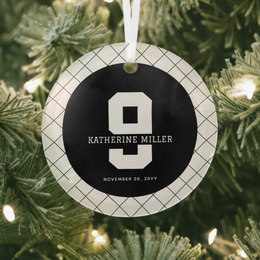 9パーソナライズされた誕生日モダン及びエレガント ガラスオーナメント (インサイチュ)