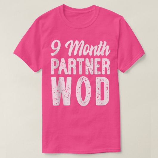 9ヶ月パートナーWODトレーニングランニングの妊娠Anno Tシャツ (デザイン正面)