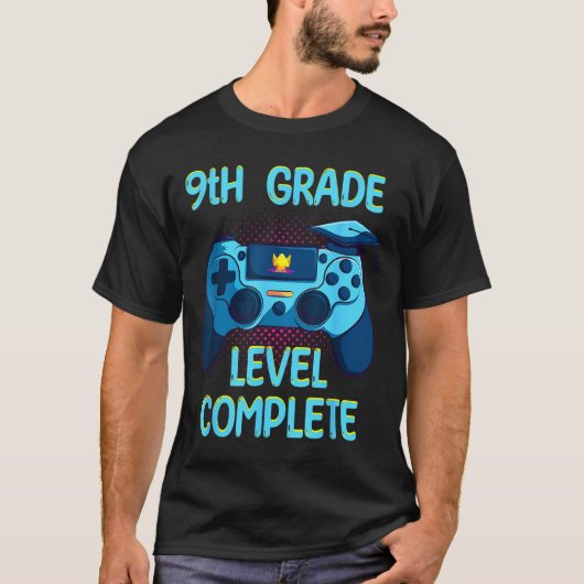 9年生終了 おもしろい学校最後の日 Tシャツ (正面)