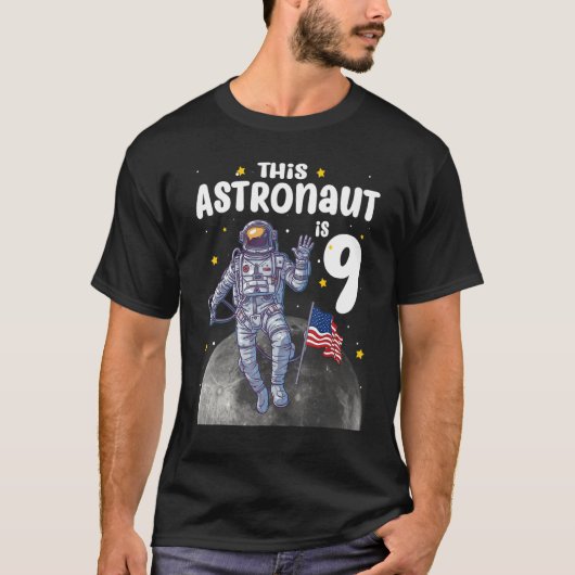 9歳この宇宙飛行士は9誕生日外側 Tシャツ (正面)