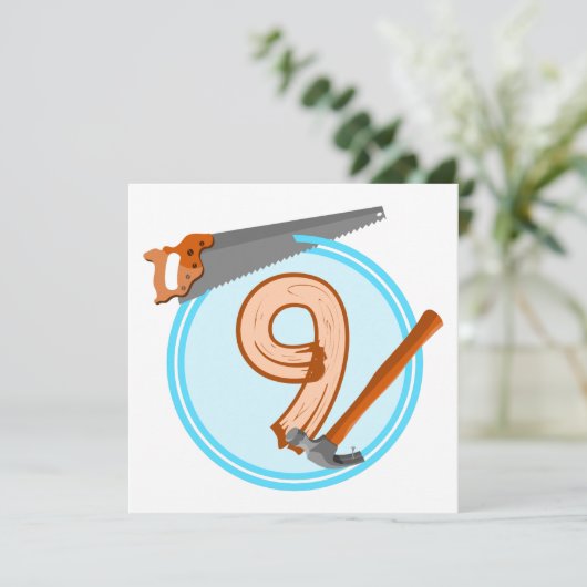 9歳の男の子ビルダーのツール誕生日デザイン 招待状 (スタンド正面)