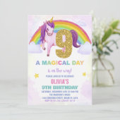 9歳の虹色ユニコーンの誕生日招待状 クラウド 招待状 (スタンド正面)