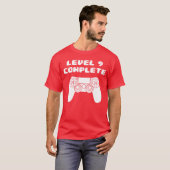 9歳の誕生日おめでとう バーチャルゲーム好きな友達へ Tシャツ (正面フル)