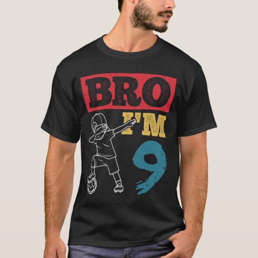 9歳の誕生日お兄さんお祝いパーティー家族サッカー Tシャツ (正面)