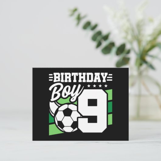 9歳の誕生日 サッカー パーティー デザイン 9周年 男の子 ポストカード (スタンド正面)